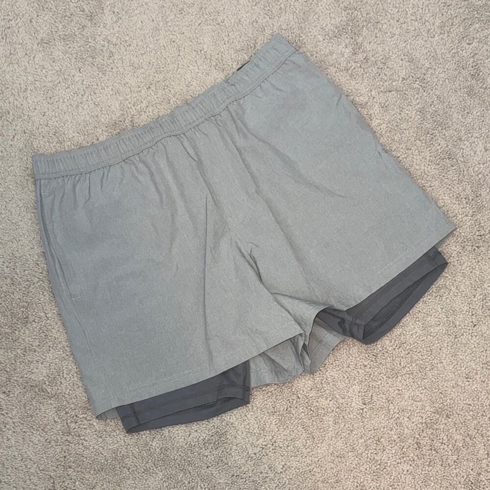 DSG Agility 2-In-1 Athletic Fit 5" Inseam Gray Training Shorts Men's Large NWT